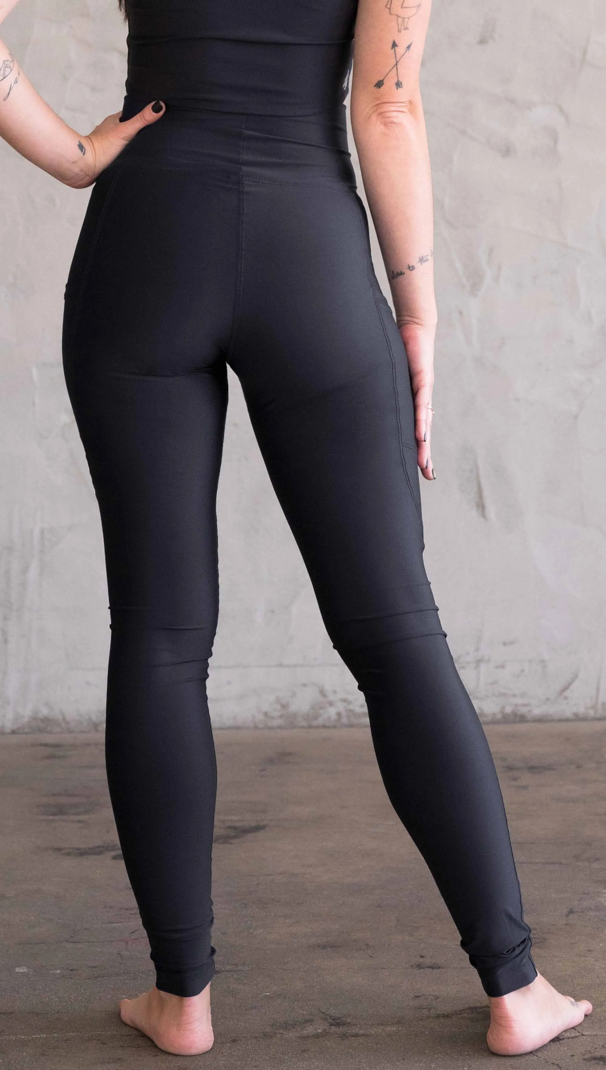 Black - Featherlight Leggings