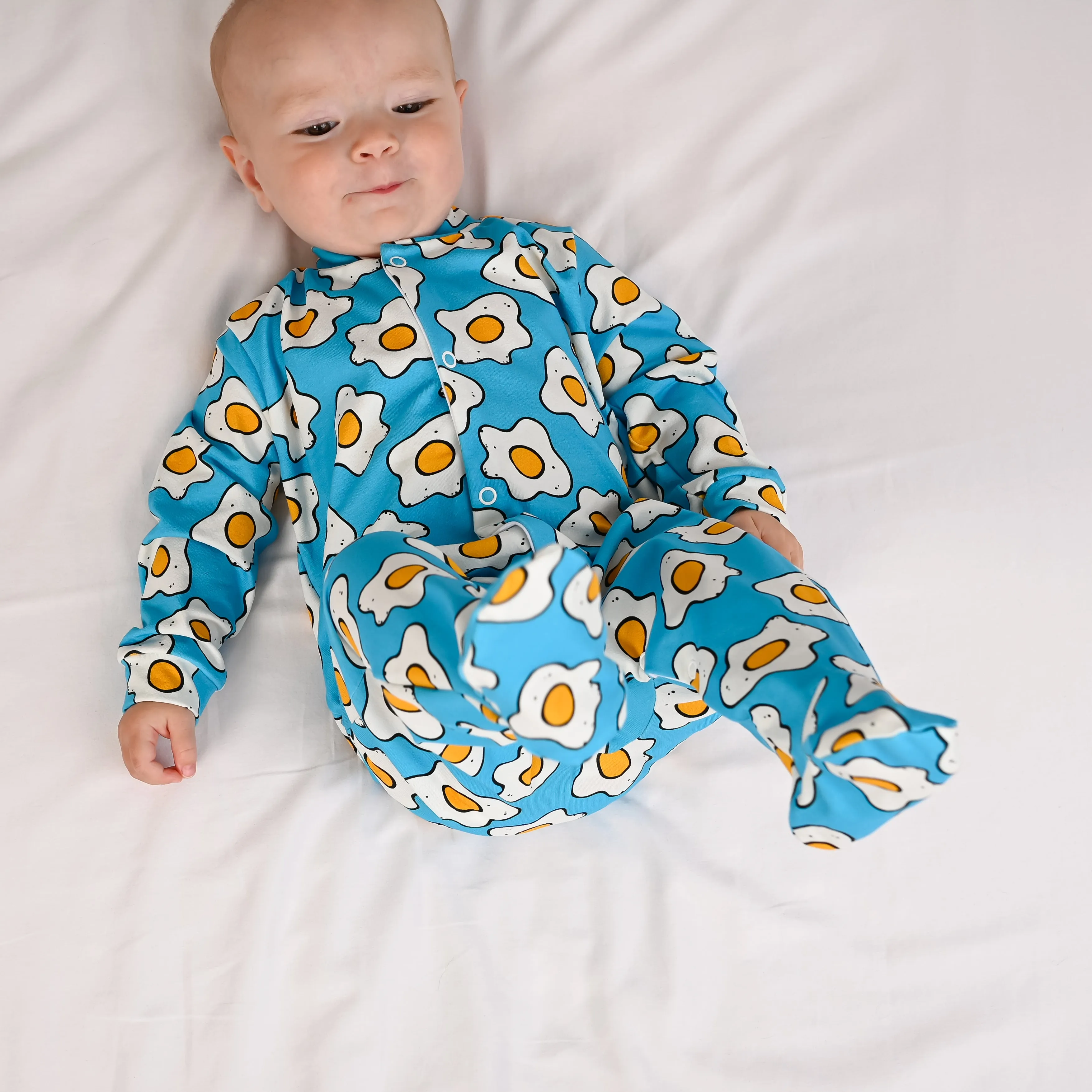 Eggies print cotton sleepsuit