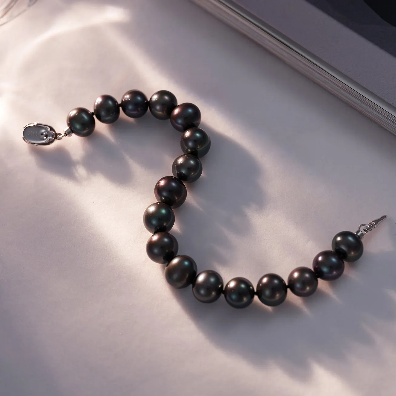 Elegant Freshwater Black Pearl Bracelet WB00195