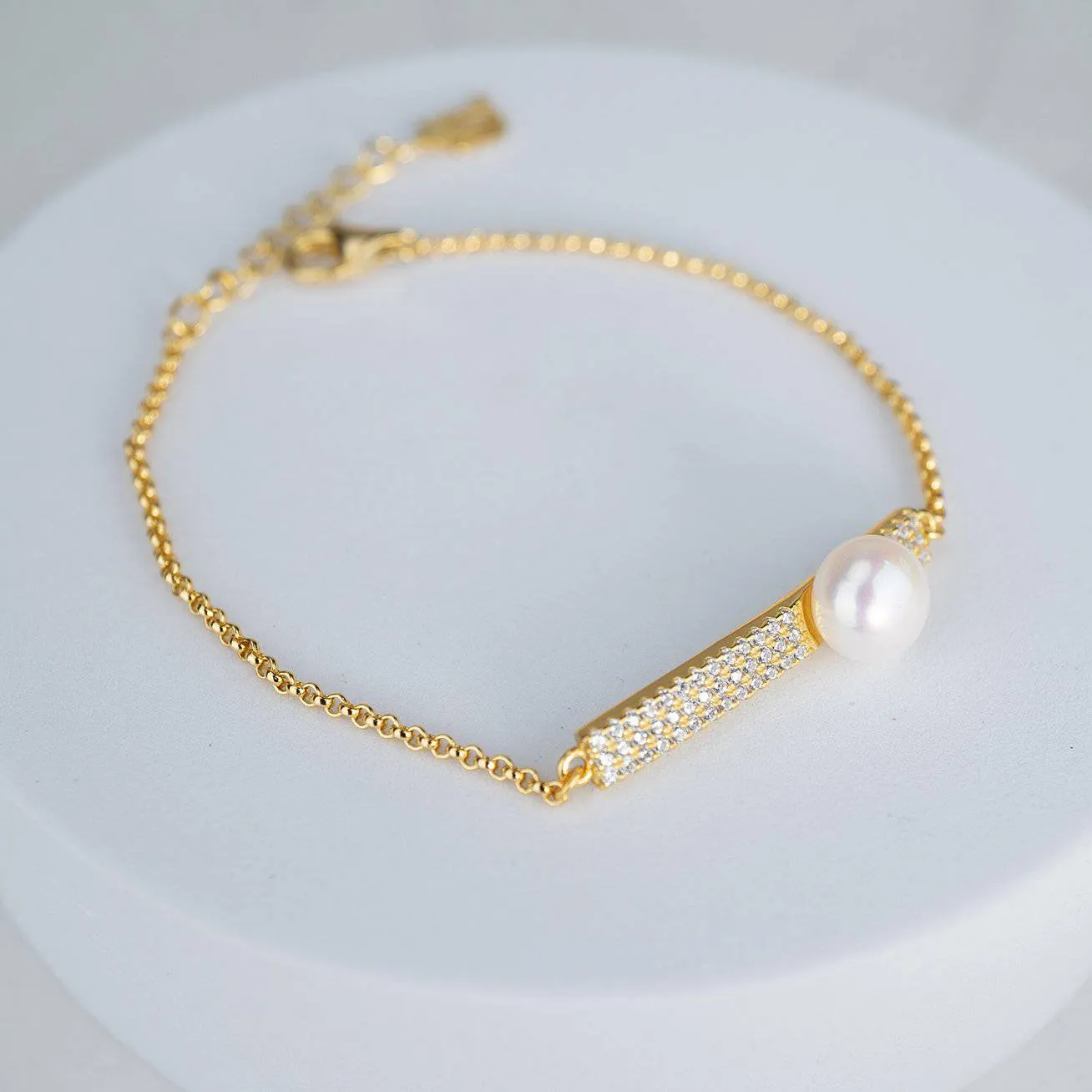 Elegant Freshwater Pearl Bracelet WB00025