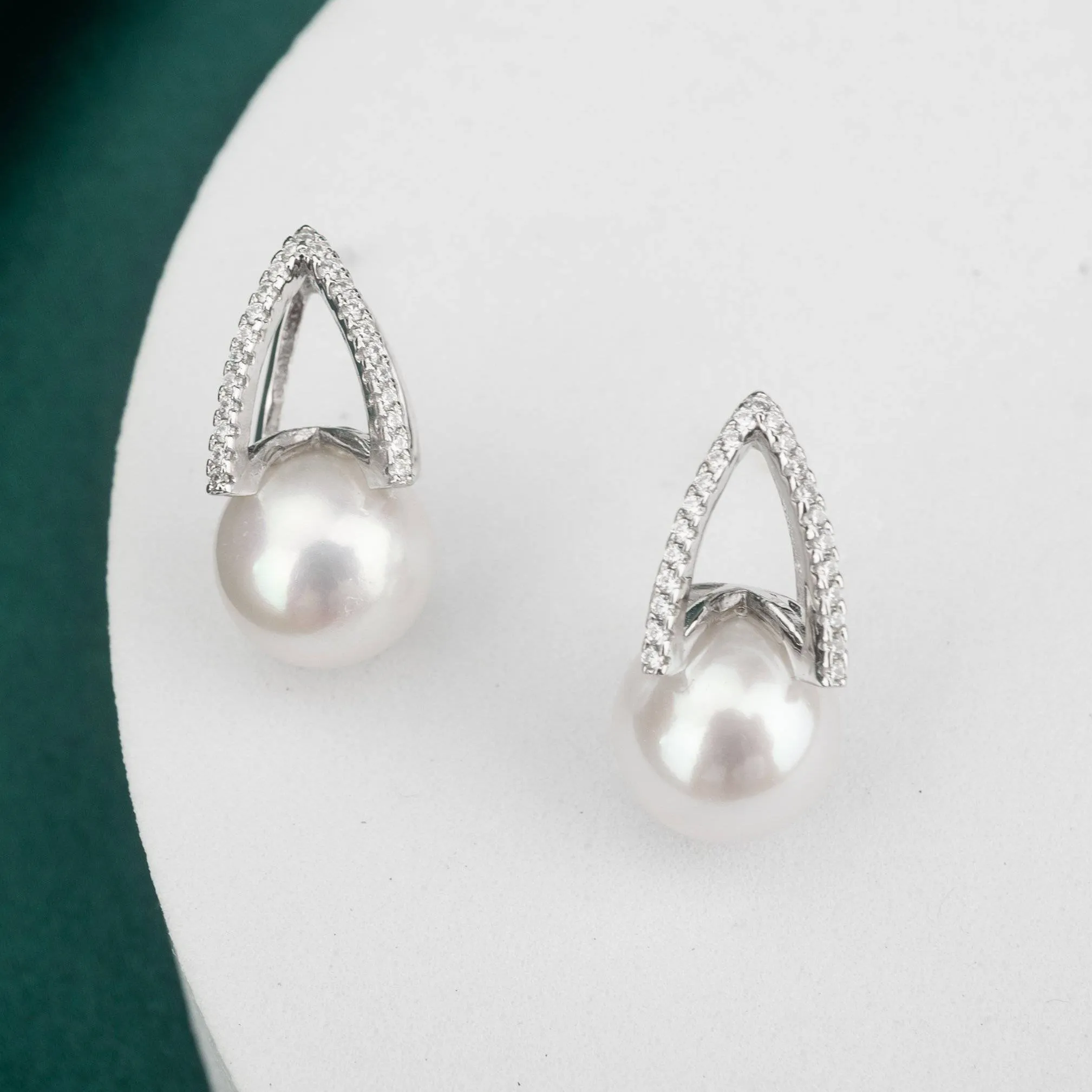 Elegant Freshwater Pearl Earrings WE00162