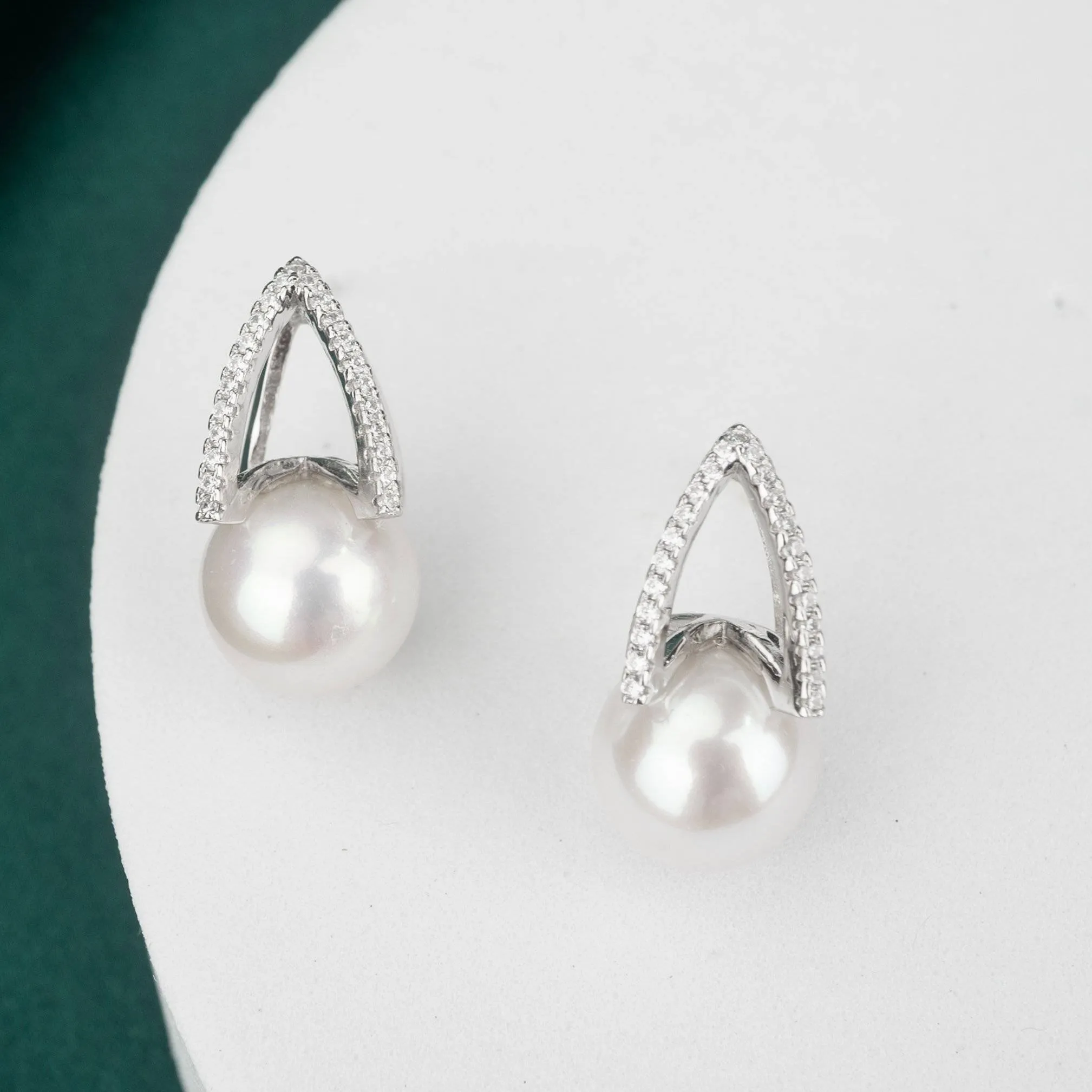 Elegant Freshwater Pearl Earrings WE00162