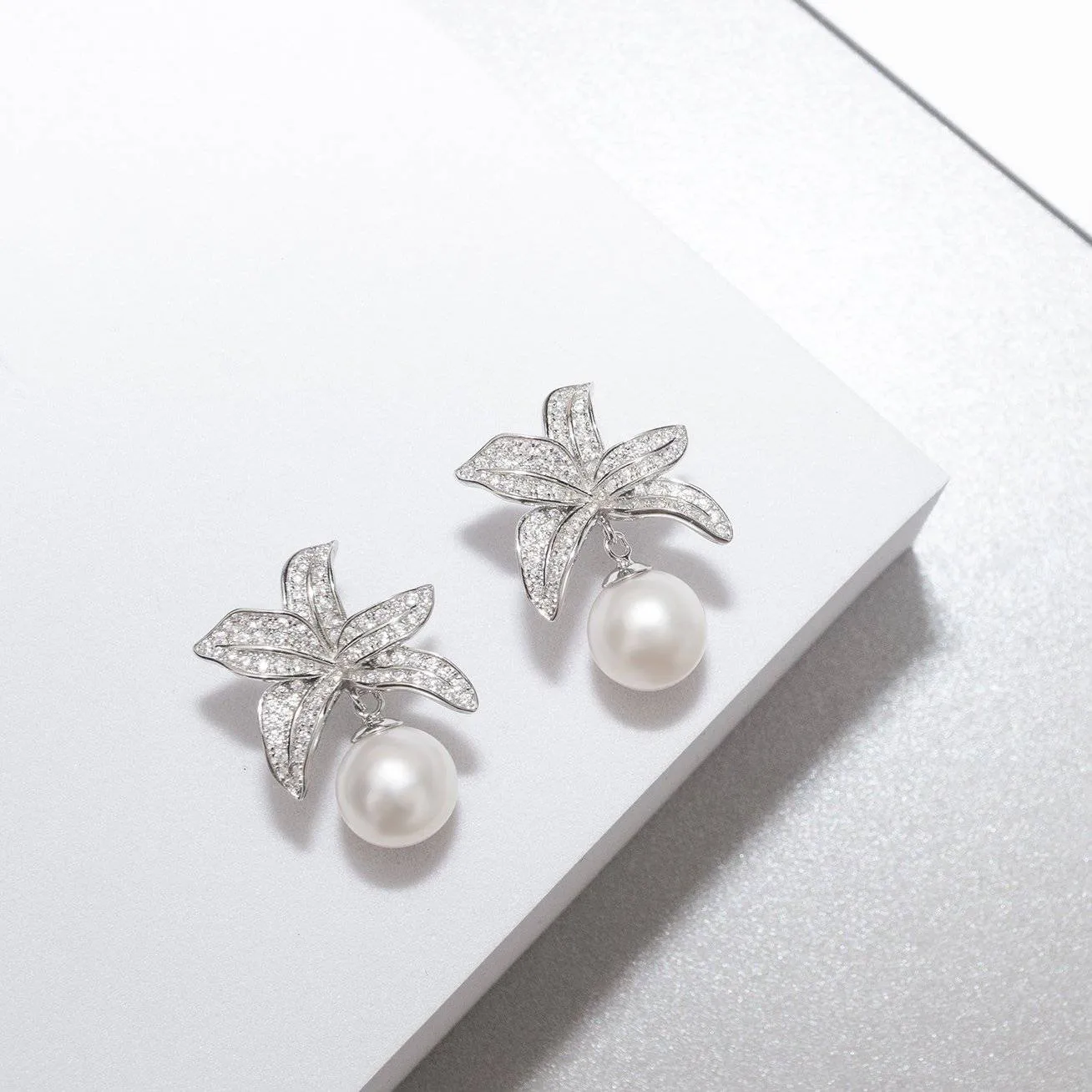 Elegant Freshwater Pearl Earrings WE00178 | GARDENS