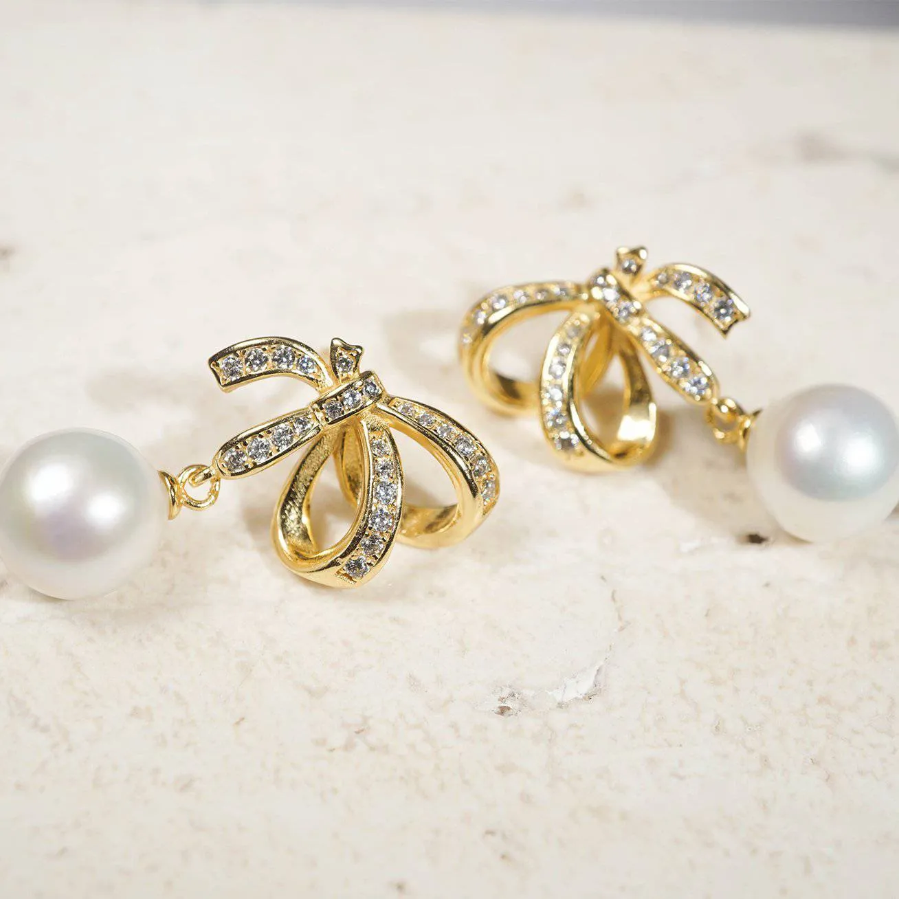 Elegant Freshwater Pearl Earrings WE00186