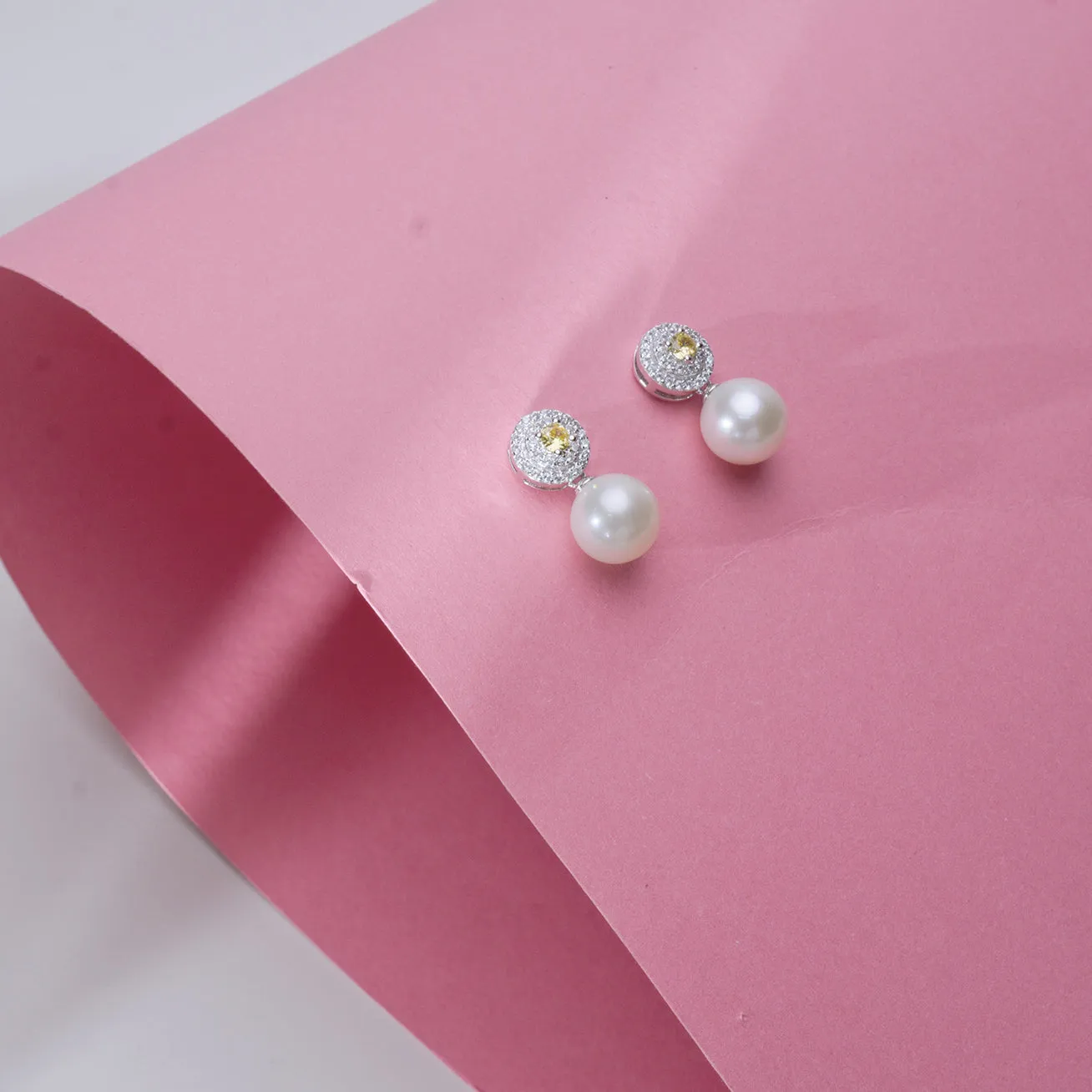 Exquisite Freshwater Pearl Drop Earrings - WE00348