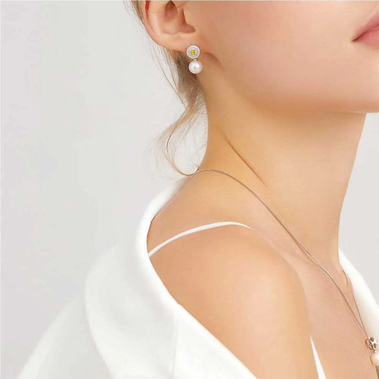 Exquisite Freshwater Pearl Drop Earrings - WE00348