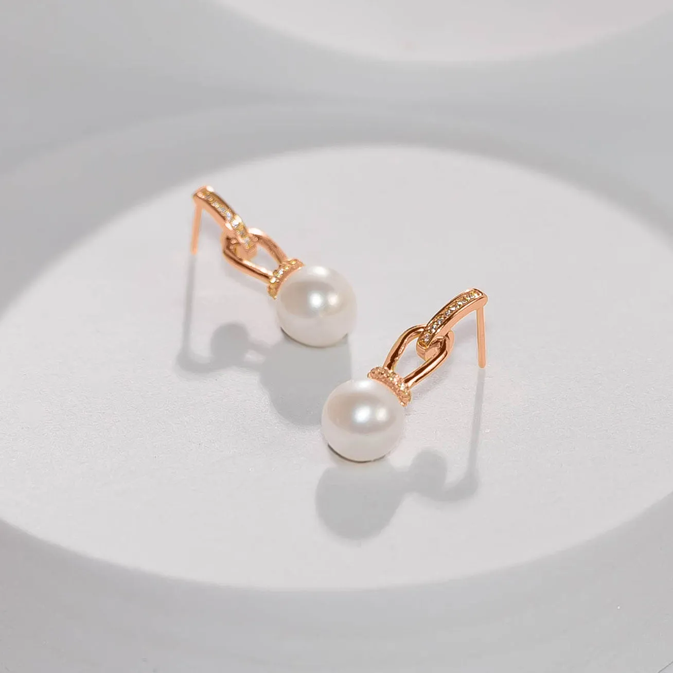 Elegant Freshwater Pearl Earrings WE00377