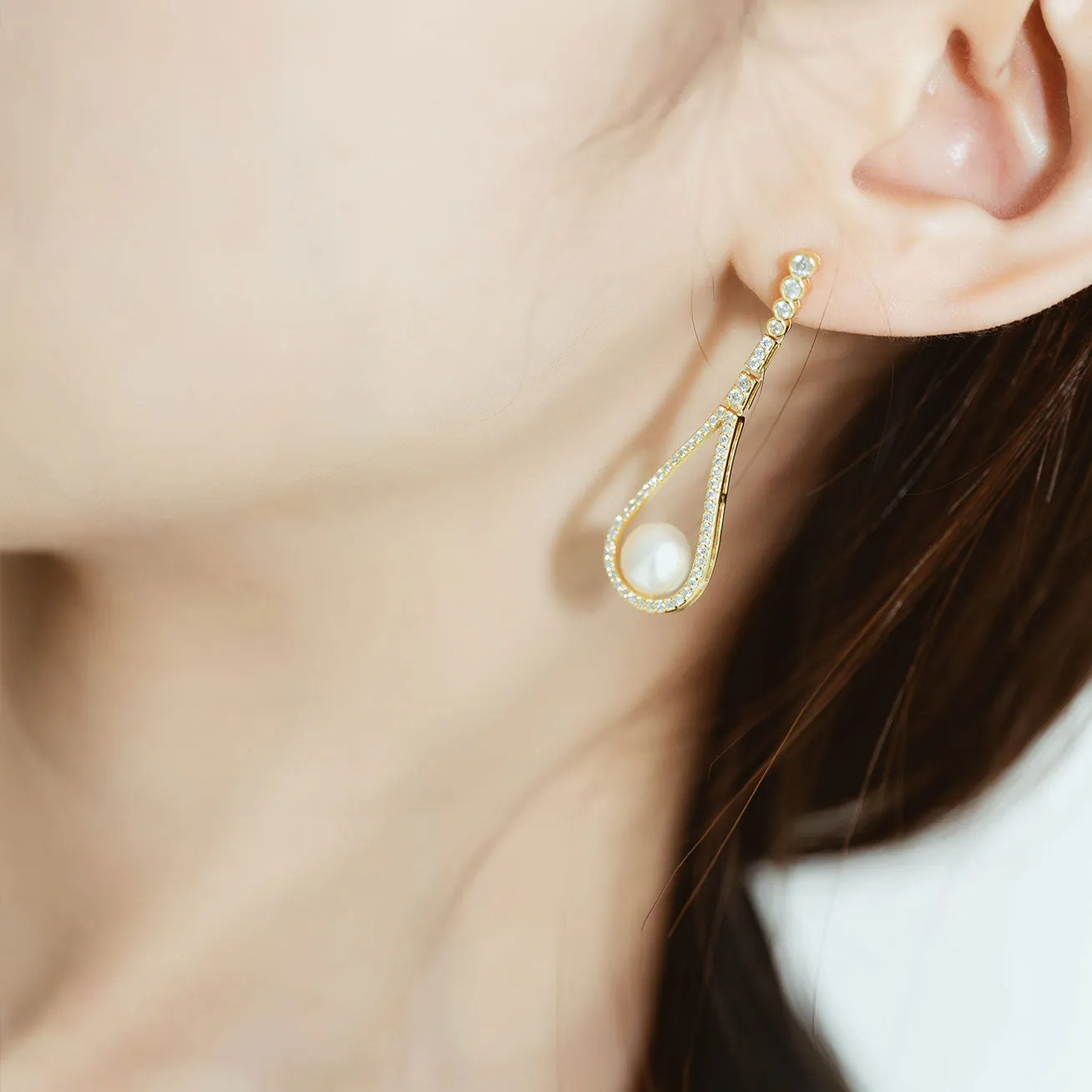 Elegant Freshwater Pearl Earrings WE00378