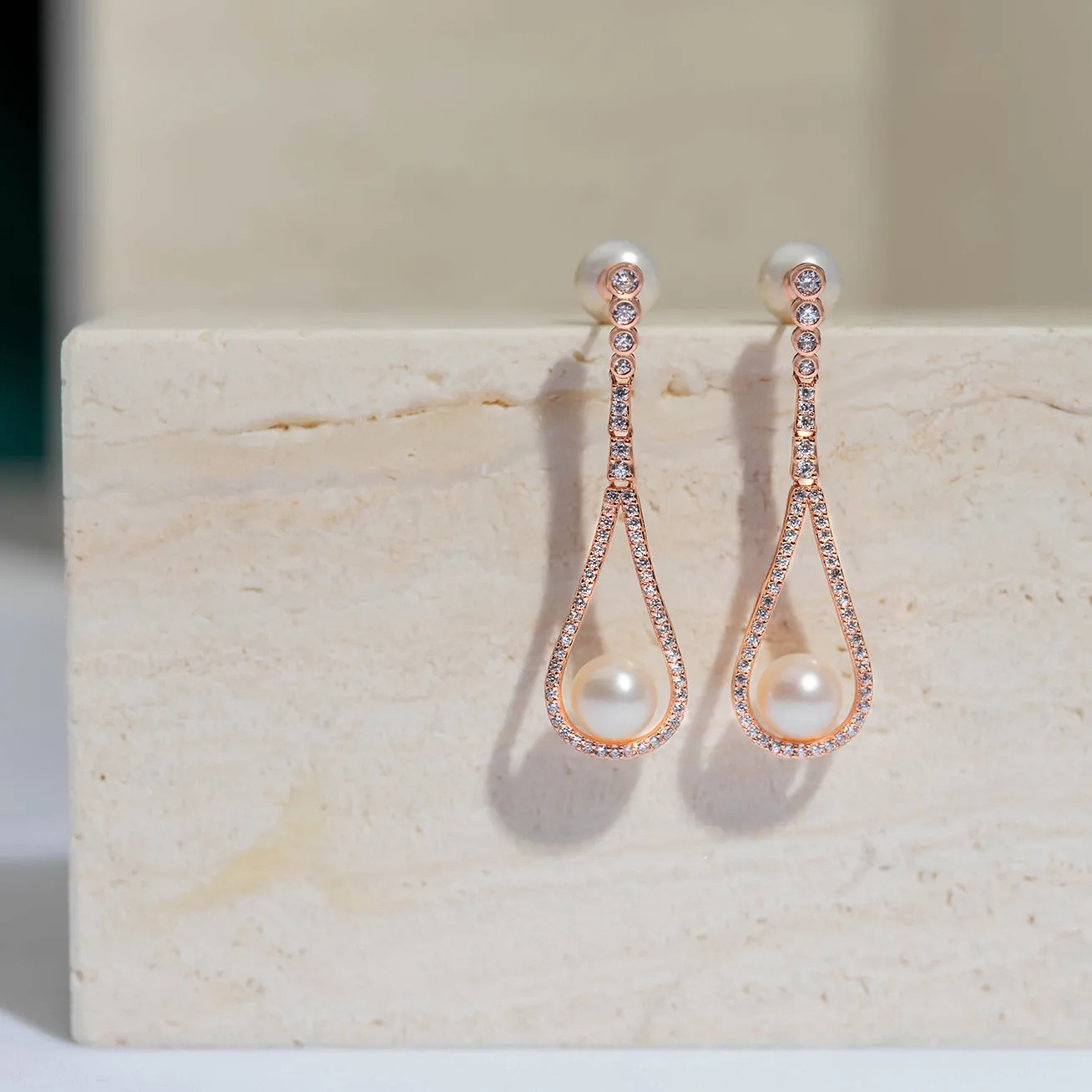 Elegant Freshwater Pearl Earrings WE00379