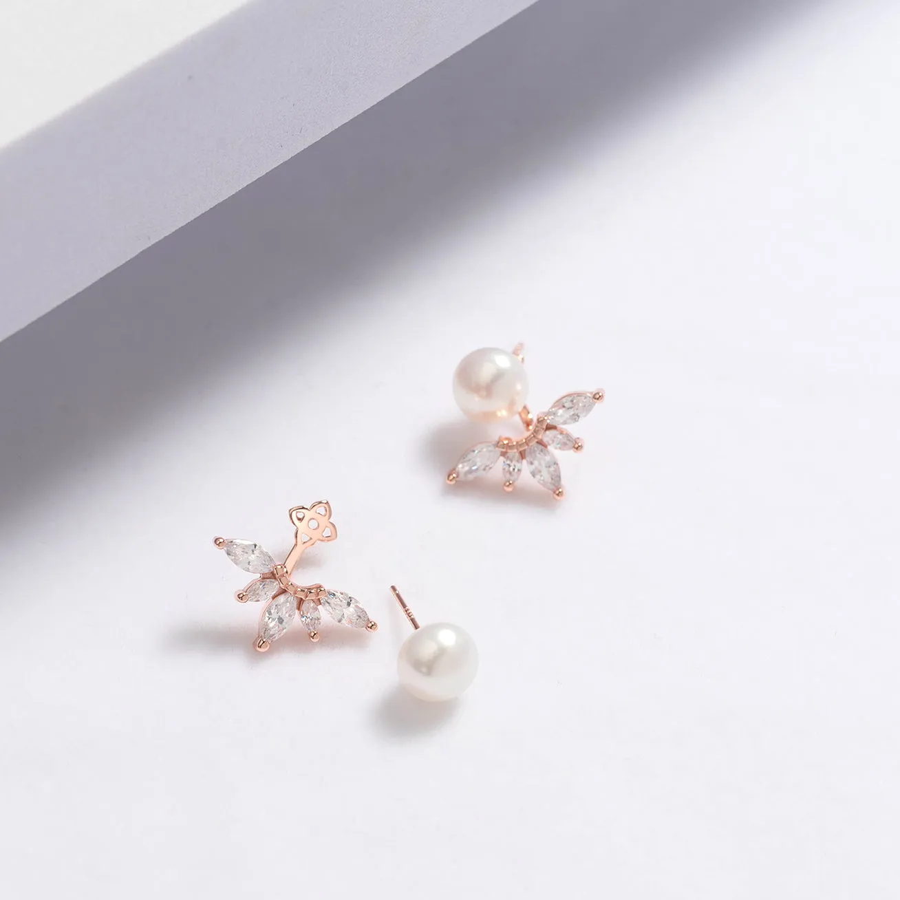 Elegant Freshwater Pearl Earrings WE00508