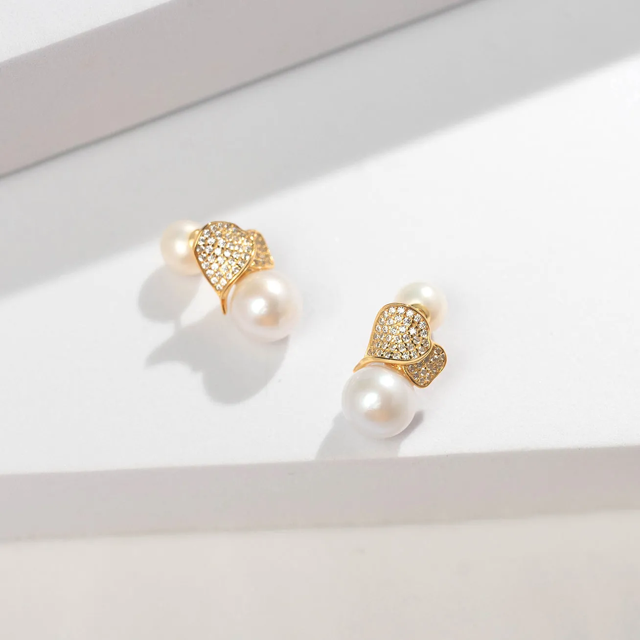 Elegant Freshwater Pearl Earrings WE00518 | GARDENS