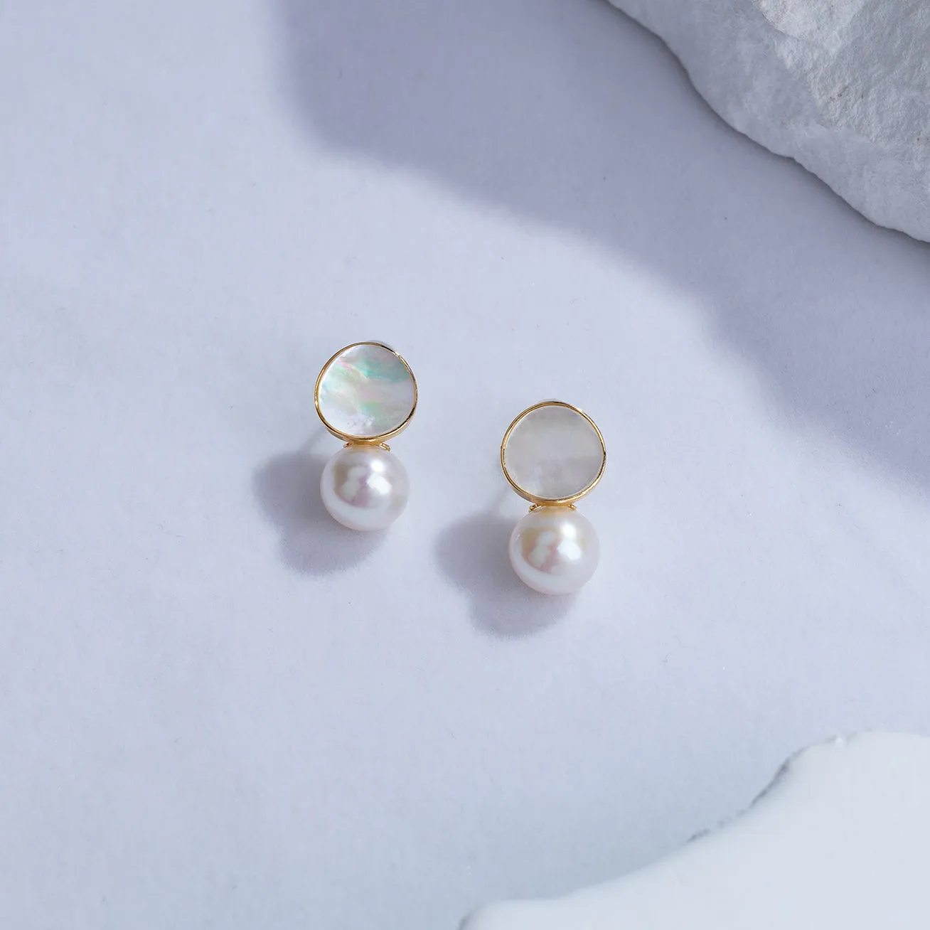 Elegant Freshwater Pearl Earrings WE00587