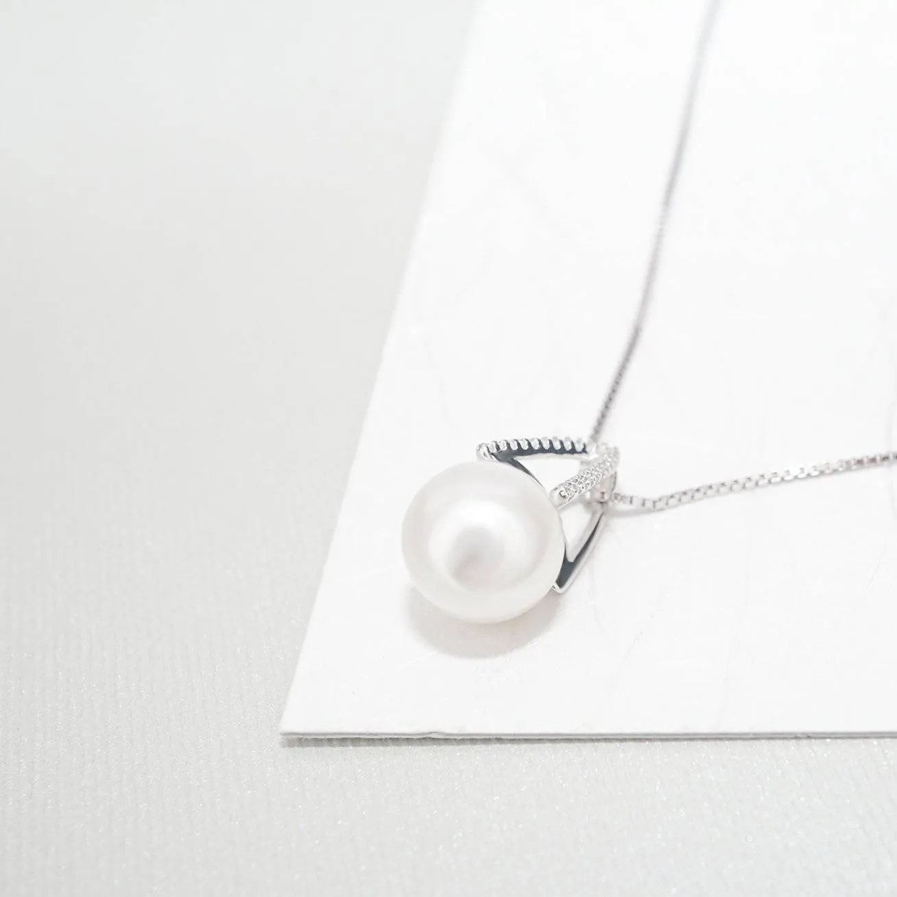 Elegant Freshwater Pearl Necklace WN00009