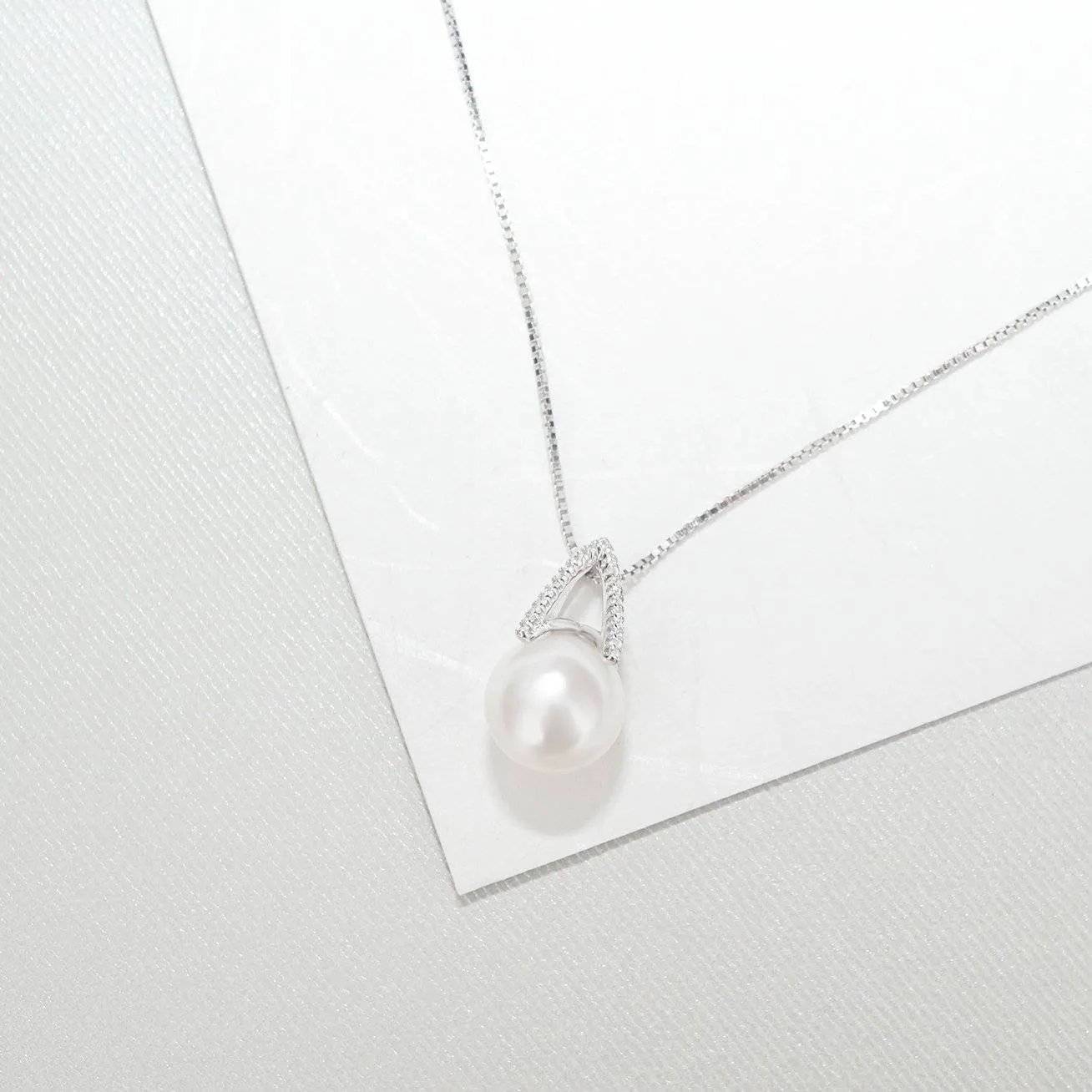 Elegant Freshwater Pearl Necklace WN00009