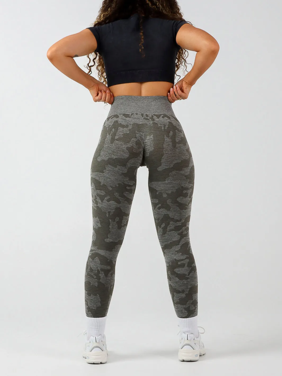 Seamless Camo Leggings