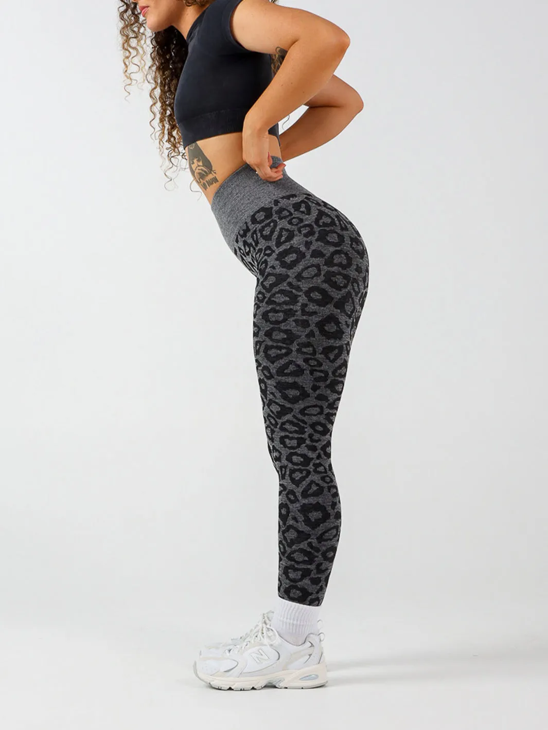 Seamless Leopard Leggings