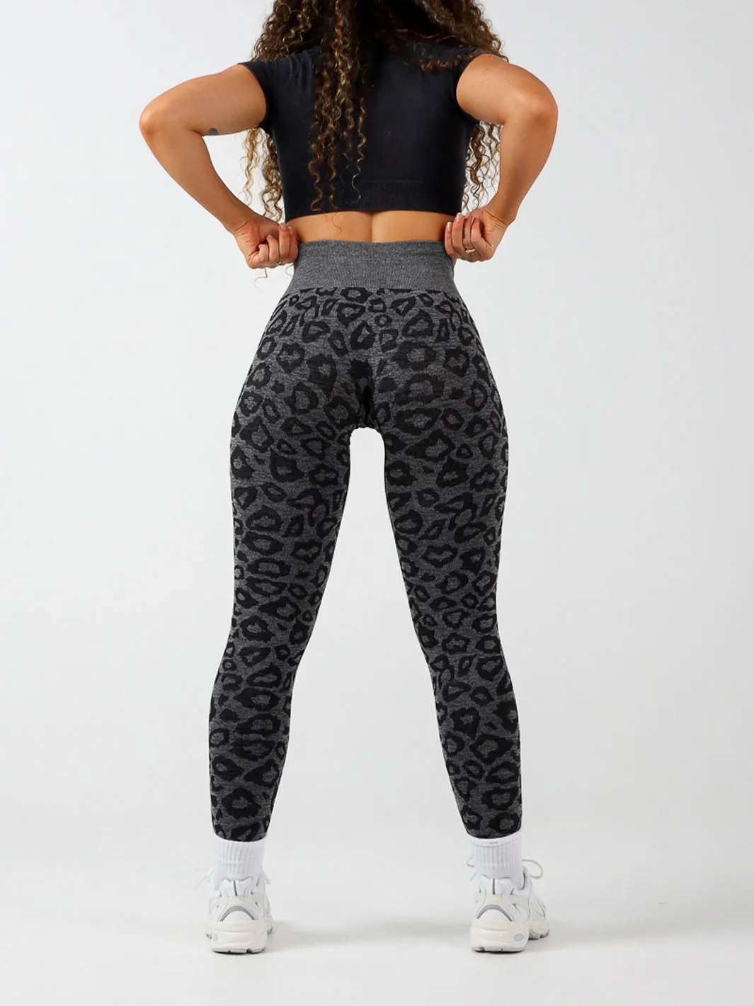 Seamless Leopard Leggings