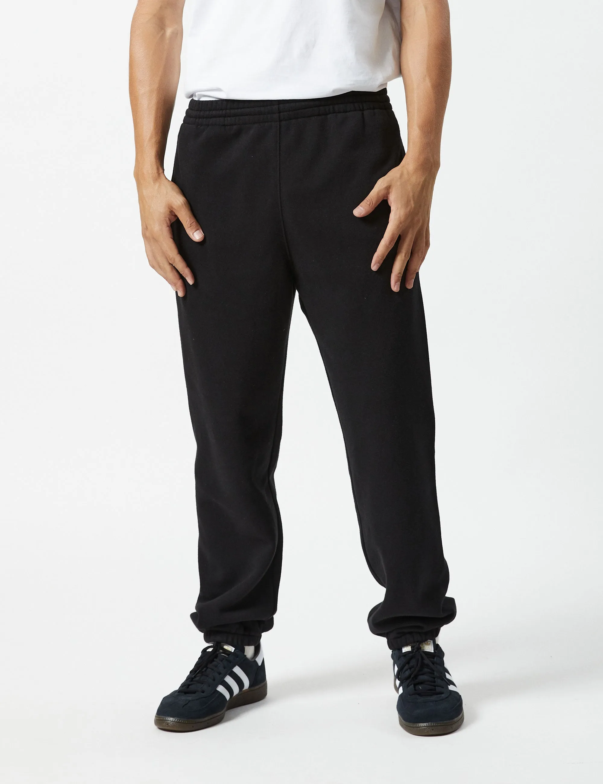 Simple Fleece Trackpant - Black