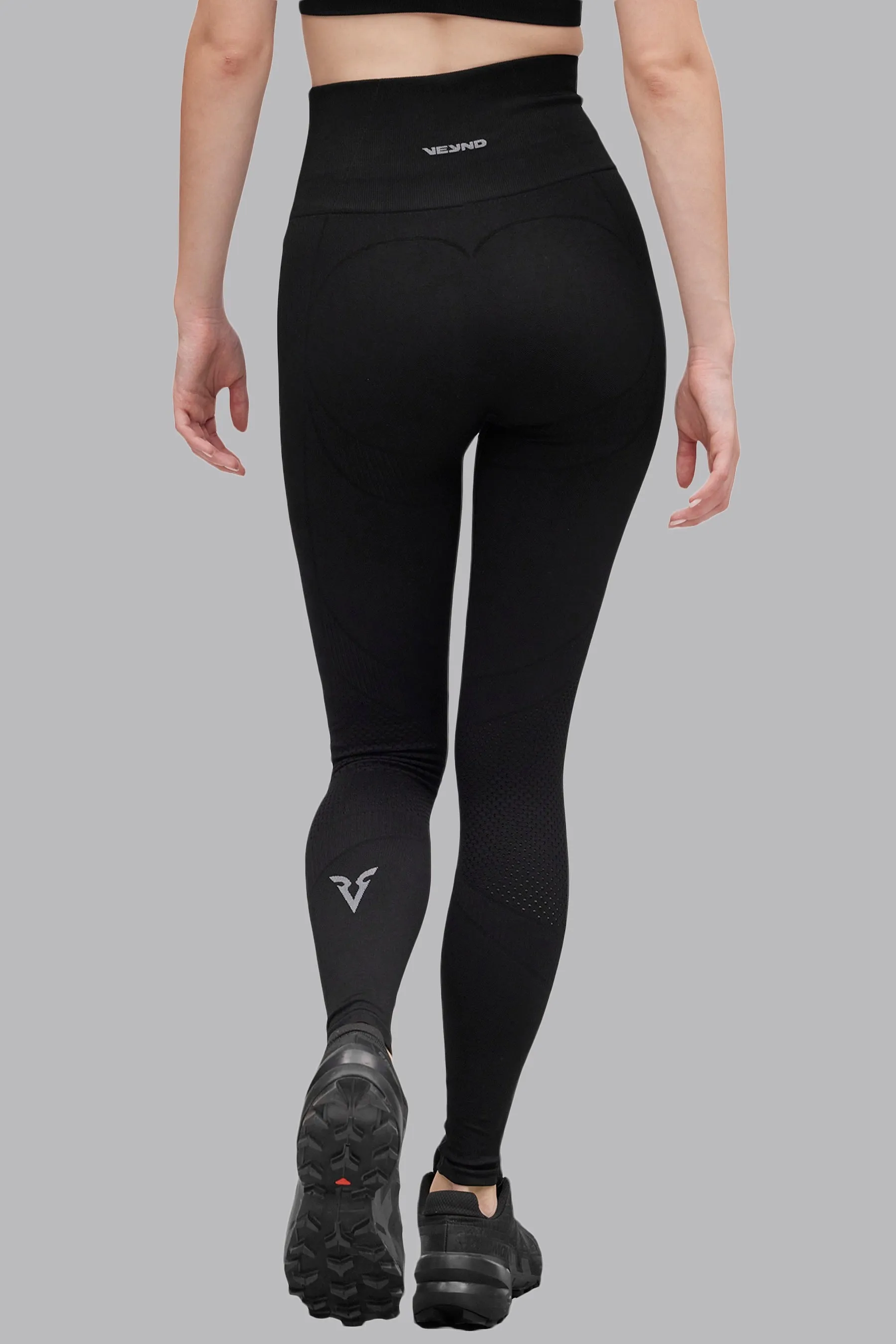 V_COMPRESS SEAMLESS LEGGINGS - Black