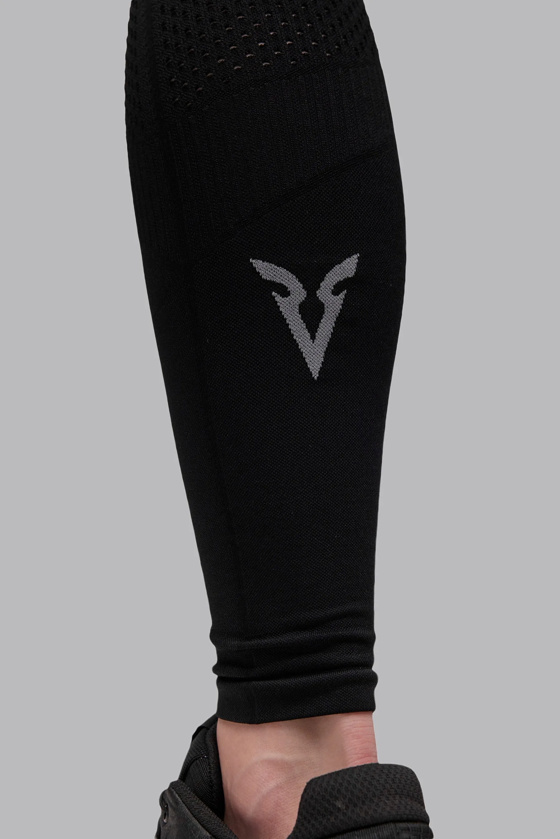 V_COMPRESS SEAMLESS LEGGINGS - Black