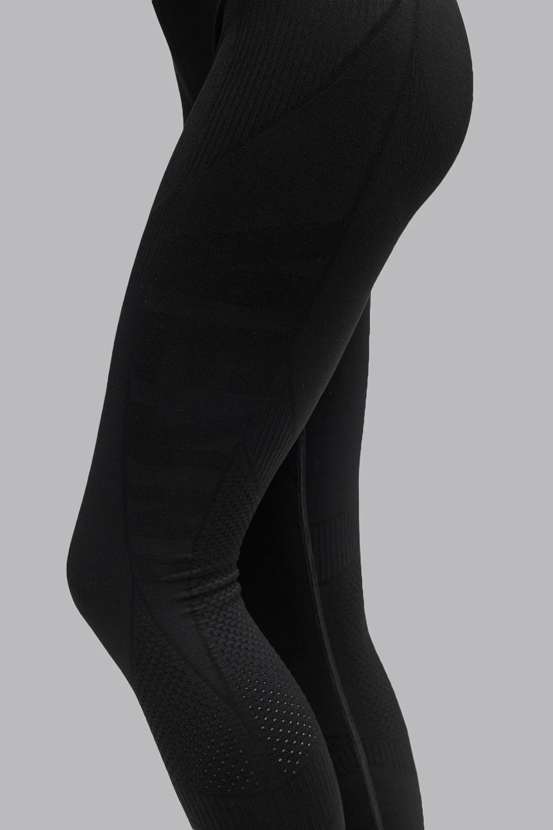 V_COMPRESS SEAMLESS LEGGINGS - Black